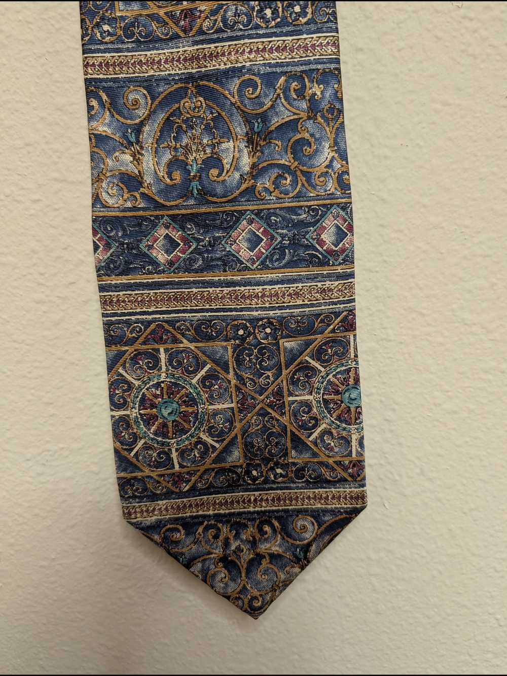 Cambridge Classics Tie Navy Blue Ornate Medallion 100% Silk Vintage Wide